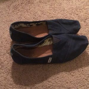Blue Toms